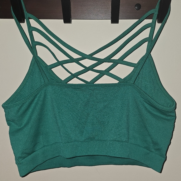 Zenana: NIB, +Size, Seamless Crisscross Front Bra top w/Removable pads, GREEN 💚 - Picture 4 of 12